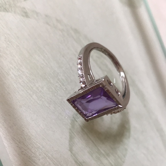 NIB PURPLE RING - Picture 3 of 10